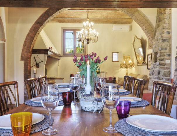 Timeless-Tuscany-Villa-La-Fonte-dining-table