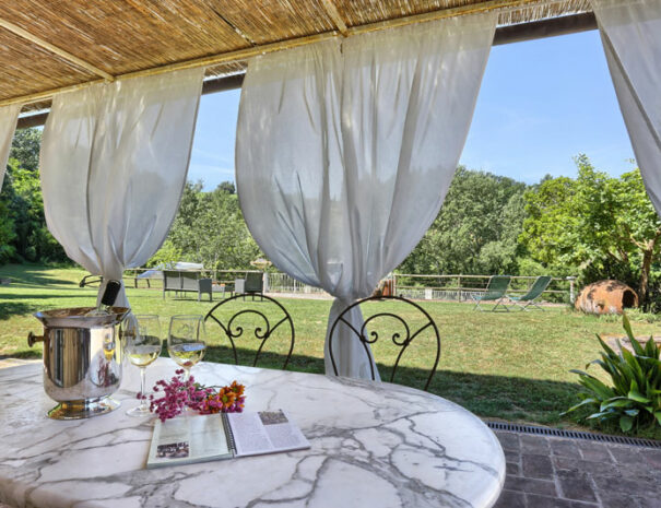 Timeless-Tuscany-Villa-La-Fonte-gazebo-dining-table