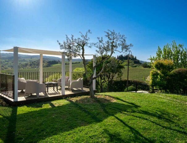 Timeless-Tuscany-Villa-La-Francigena-panoramic-balcony