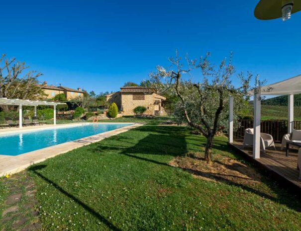 Timeless-Tuscany-Villa-La-Francigena-swimming-pool-garden