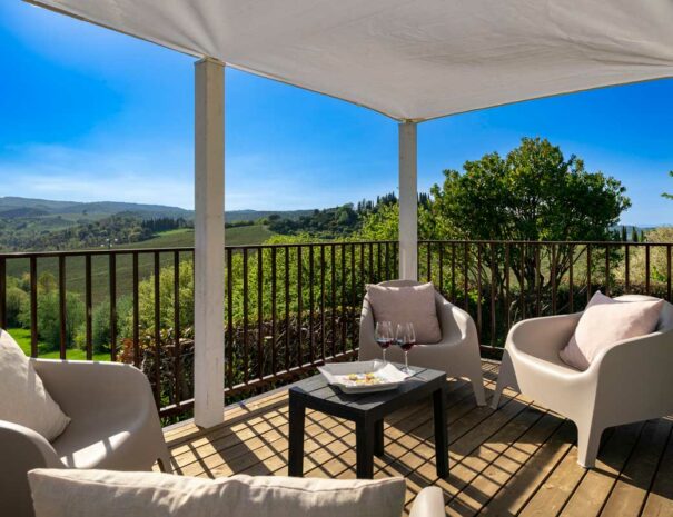 Timeless-Tuscany-Villa-La-Francigena-terrace