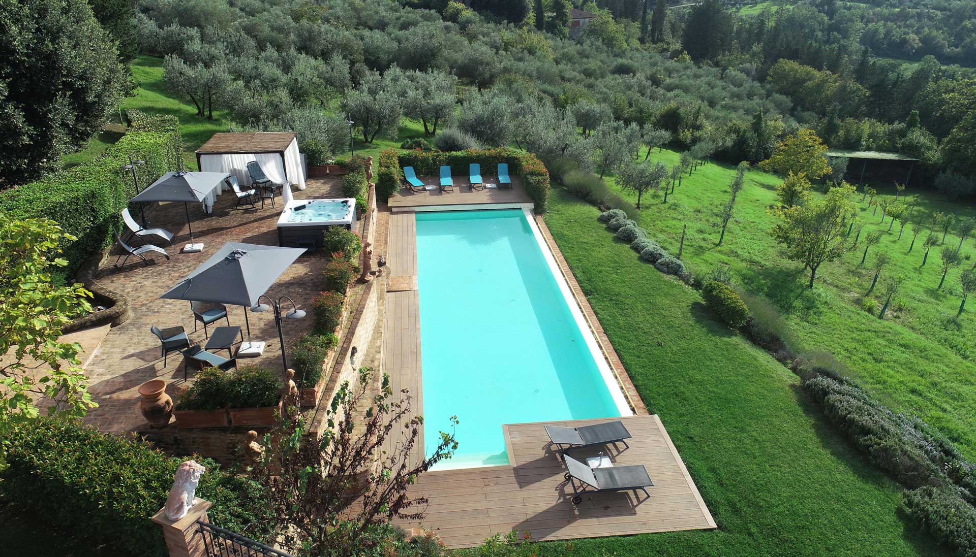 Villa Bellavista swimming pool; air view - villa rentals by Timeless Tuscany tour operator