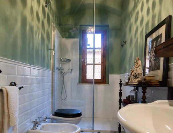 villa-dei-fiori-bathroom-shower-01
